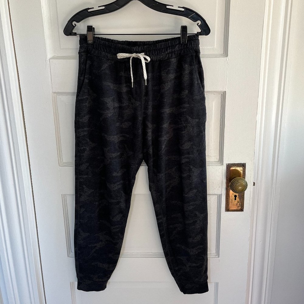 Vuori Performance Jogger Womens Small